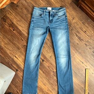 BKE Women's Straight Leg Blue Jeans. Payton style. Stretch.